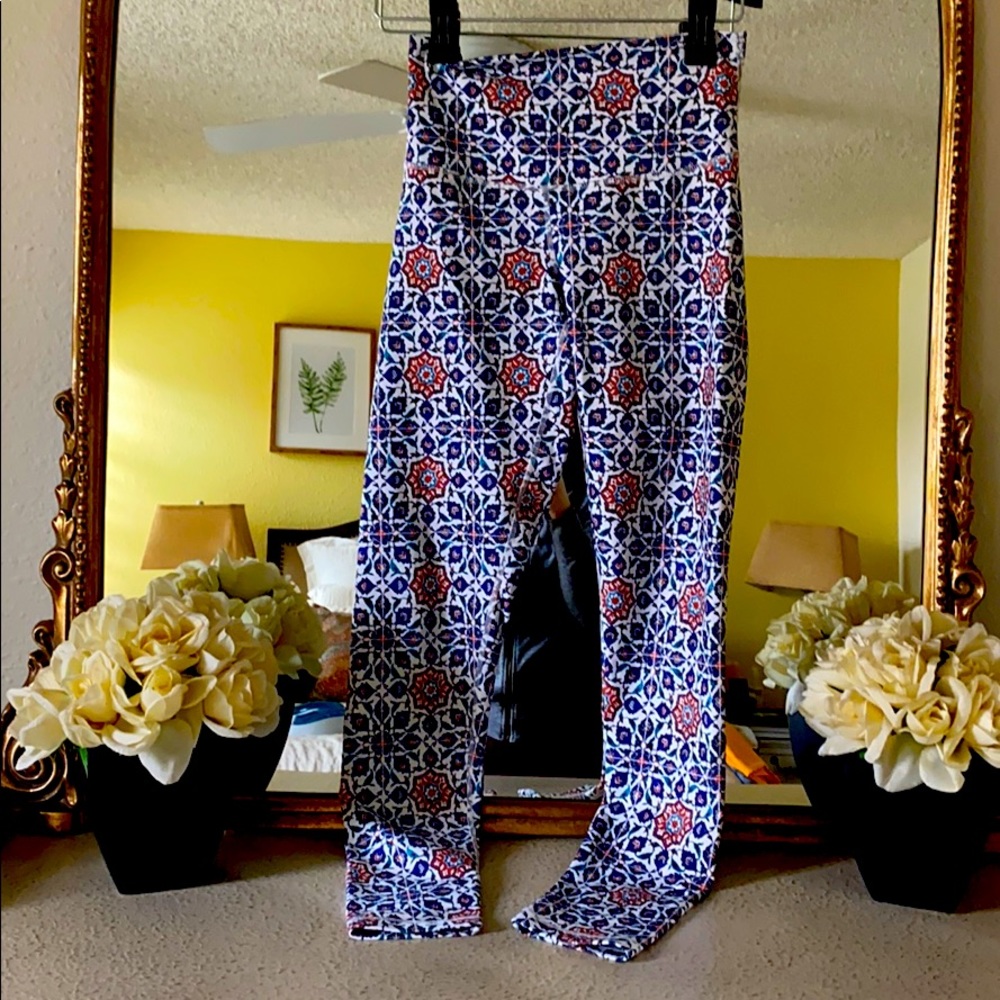 Define Your Inspiration Tile Leggings